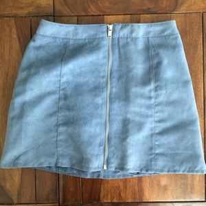 Front zipper H&M skirt.